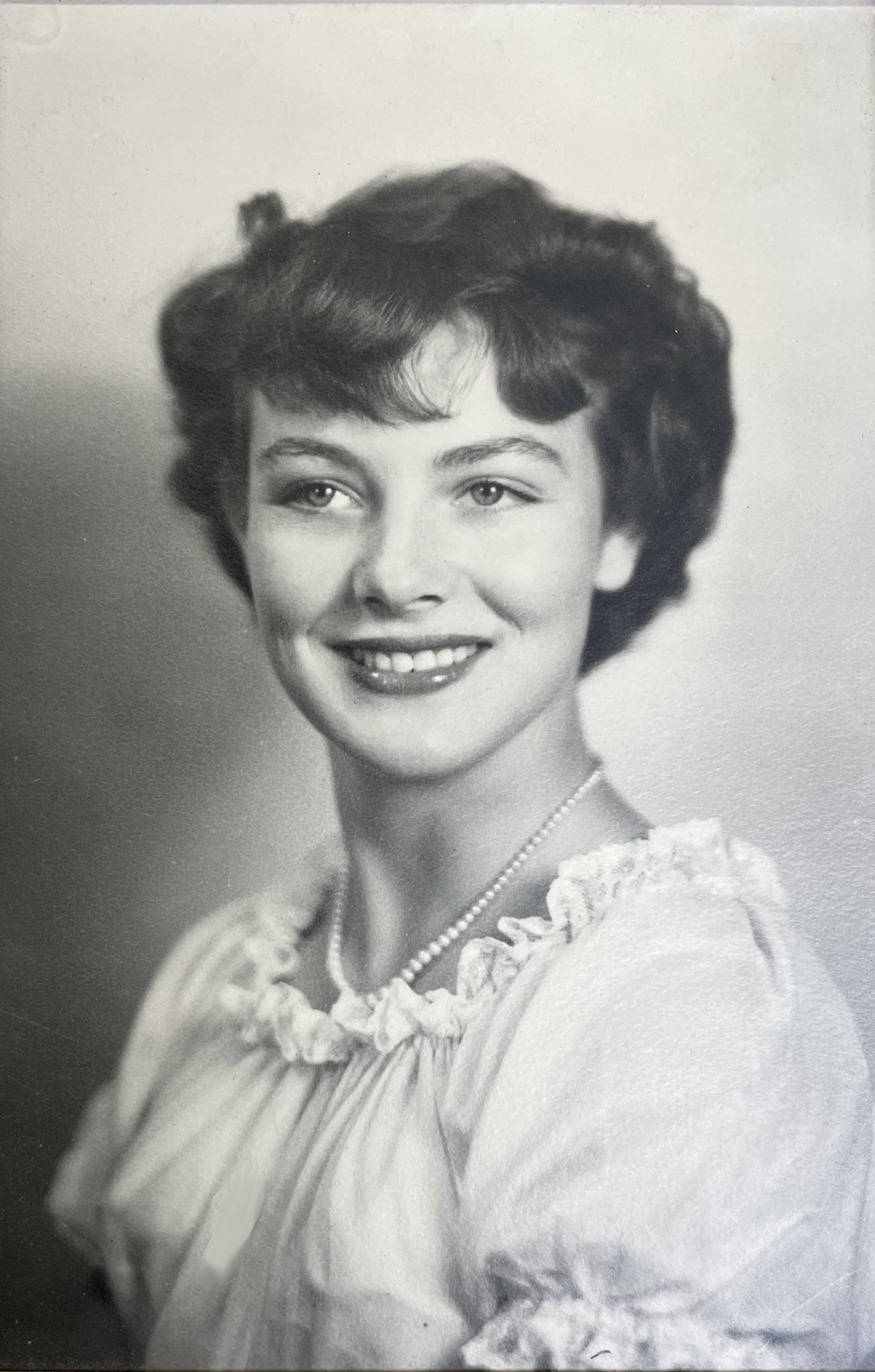 June Lauretta Bill obituary photo